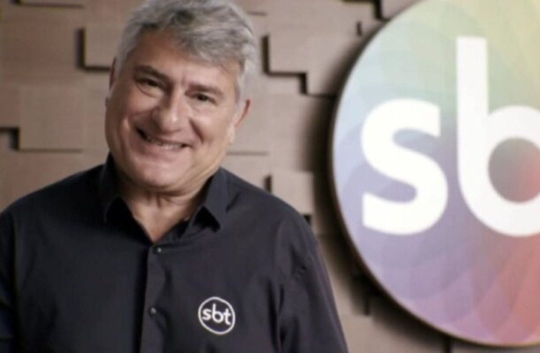 Cléber Machado se manifesta sobre possível saída do SBT para concorrente