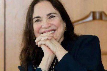 Regina Duarte surge na web com comportamento estranho e preocupa fãs