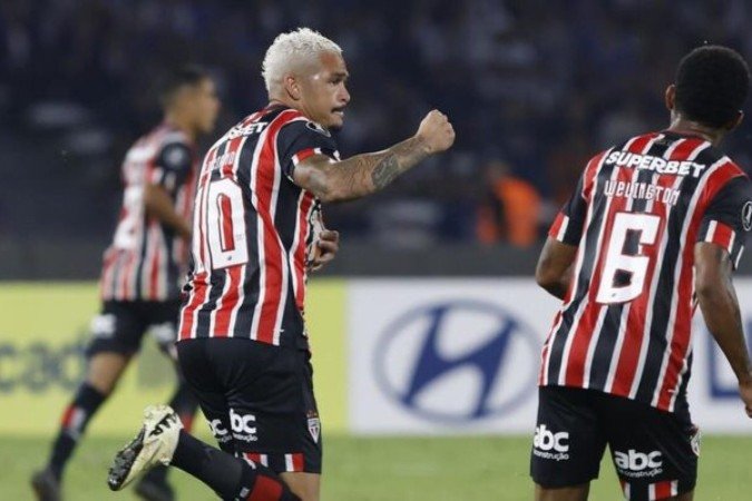 Luciano tenta alcançar melhor marca pessoal com a camisa do São Paulo -  (crédito: Foto: Rubens Chiri/Saopaulofc.net)