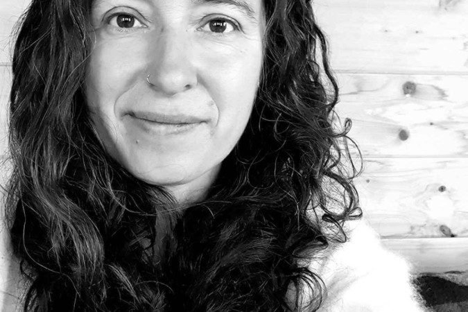 Escritora e ilustradora Mariana Surina autora do  livro 108