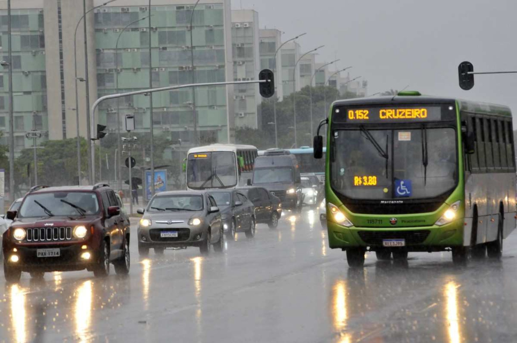 DF está sob alerta amarelo para chuvas intensas e tempestade, diz Inmet