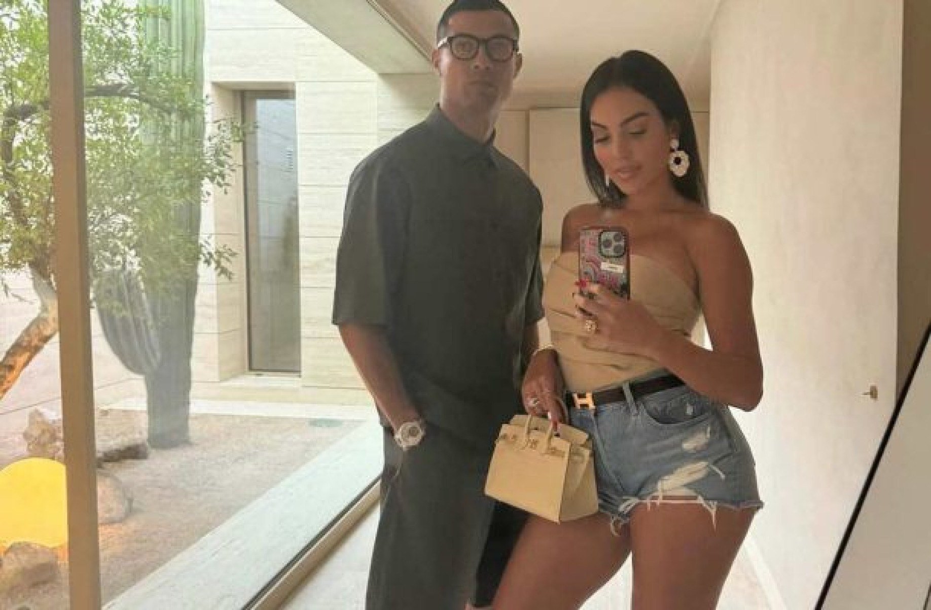 Georgina Rodríguez e Cristiano Ronaldo estão juntos há oito anos -  (crédito: Foto: Reprodução/Instagram)