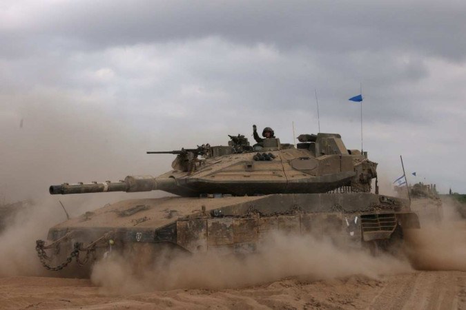 Tanque do Exército israelense avança na área ao sul do enclave