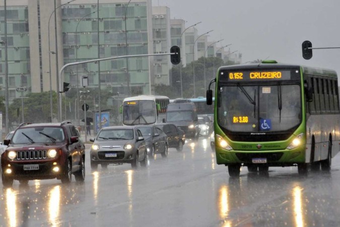 DF está sob alerta amarelo para chuvas intensas e tempestade, diz Inmet