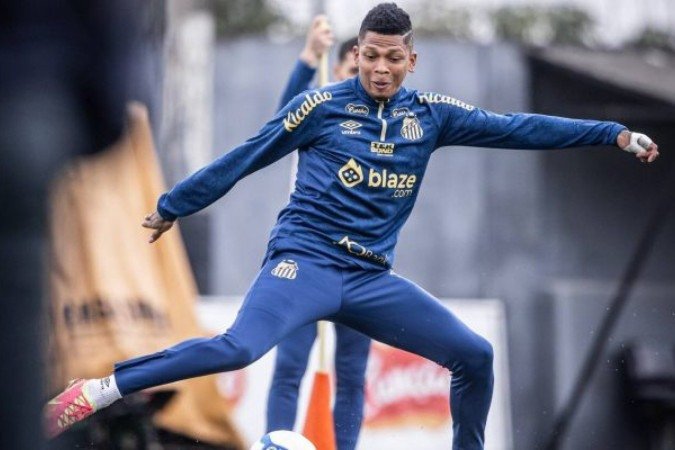 Billy Arce em treino pelo Santos -  (crédito: Foto: Raul Baretta/ Santos FC)