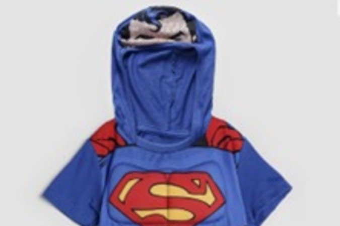 Camiseta Superman com capuz, disponível nas lojas Riachuelo (R$ 69,90)