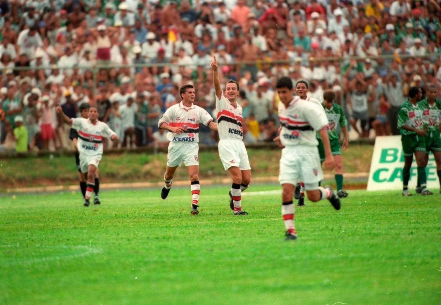 Seleção: A história do gol de Dorival Júnior contra o Gama no Bezerrão