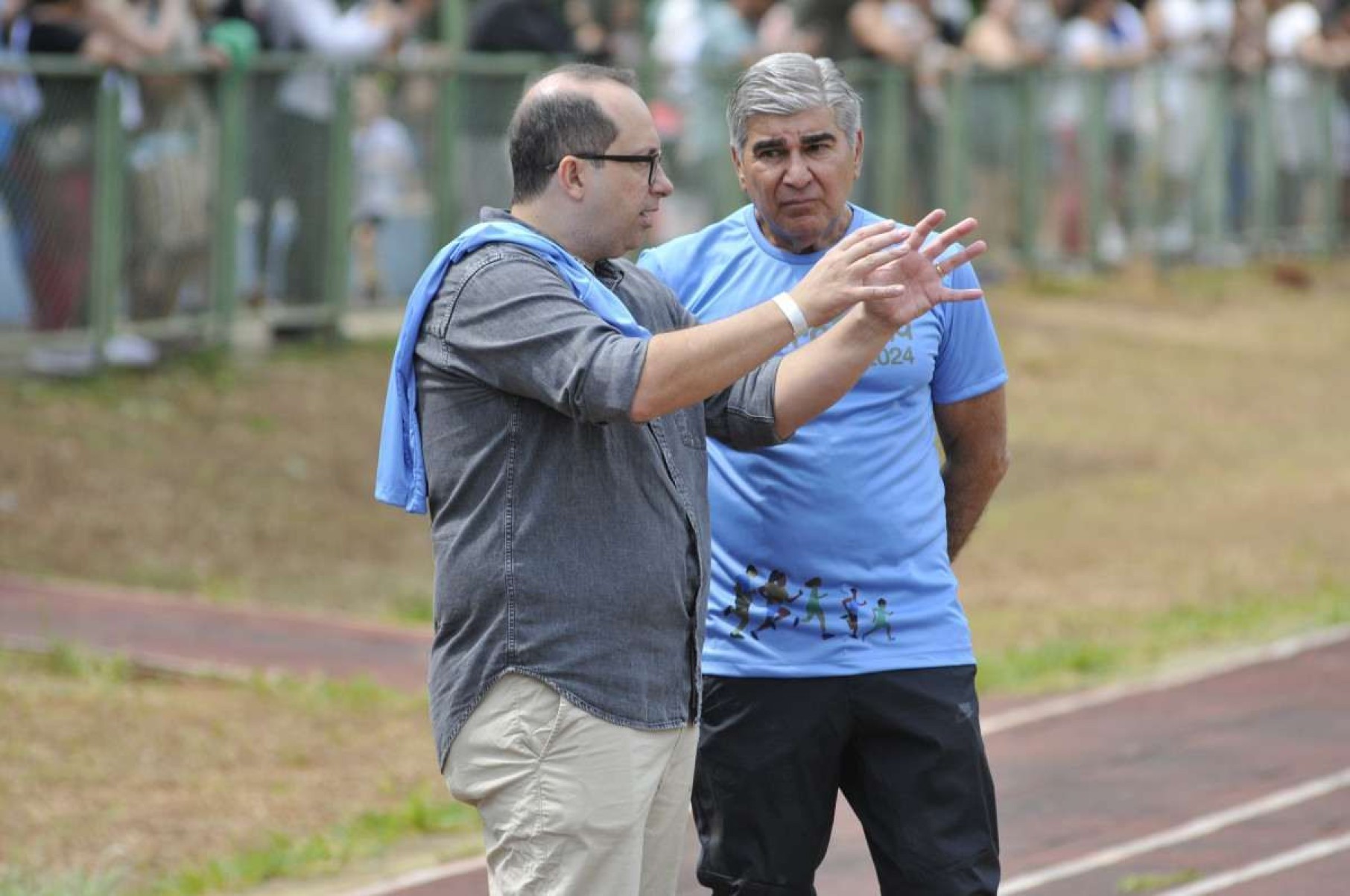 Vice-presidente do jornal, Leonardo Moisés (E) e o assessor Miguel Jabour