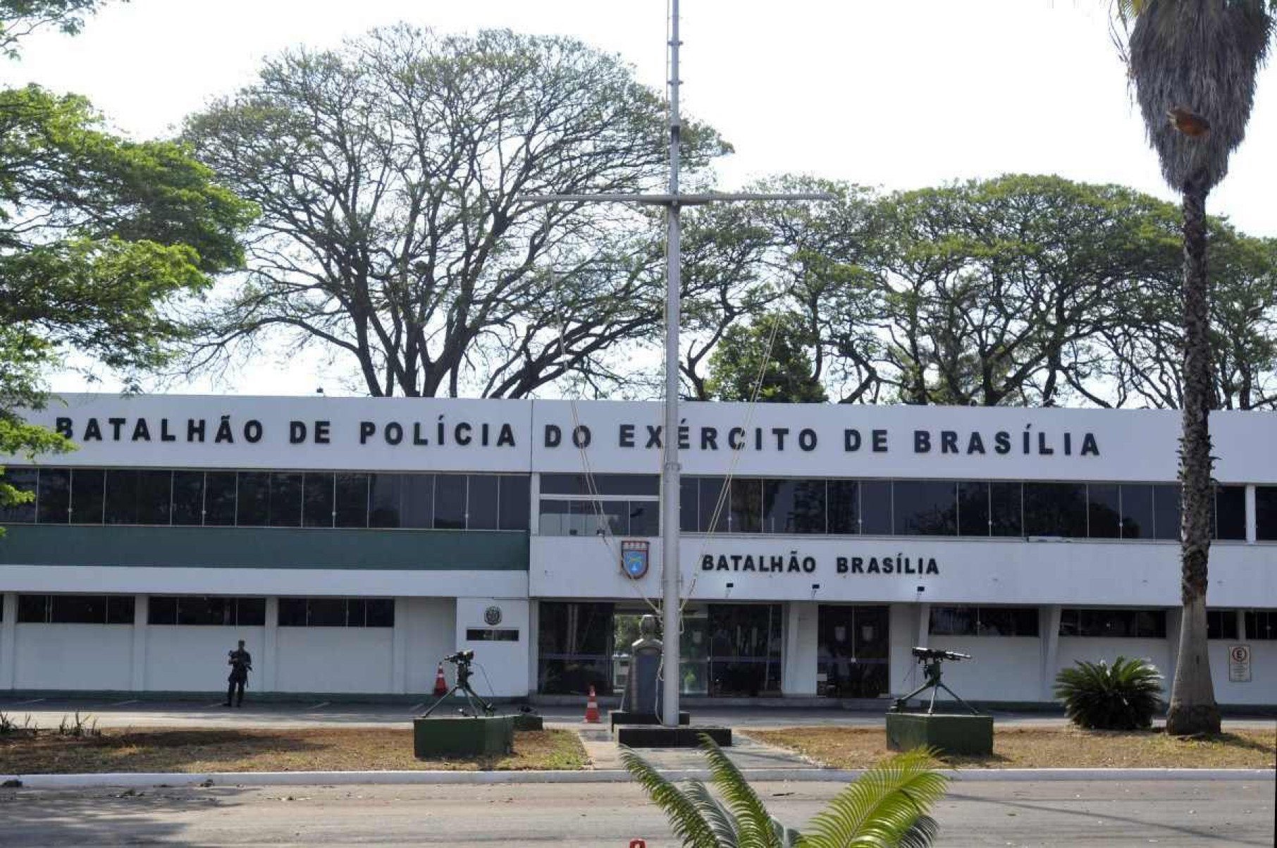 Batalhão vai instaurar inquérito após morte de soldado atingido por árvore