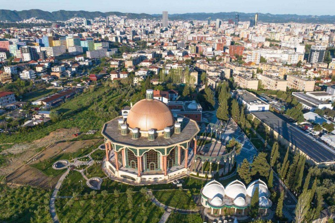 O primeiro-ministro da Albânia, Edi Rama, surpreendeu com o anúncio de sua intenção de entregar parte do território do país para uma minoria muçulmana -  (crédito: Getty Images)