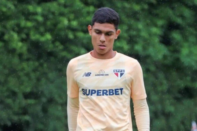 Paz surgiu na base, mas não se firmou nos treinos entre os profissionais  -  (crédito: Foto: Divulgação/São Paulo )