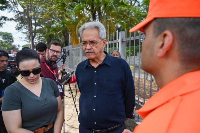 Nilmário Miranda, assessor especial do Ministério dos Direitos Humanos e Cidadania, representou o presidente Lula no velório