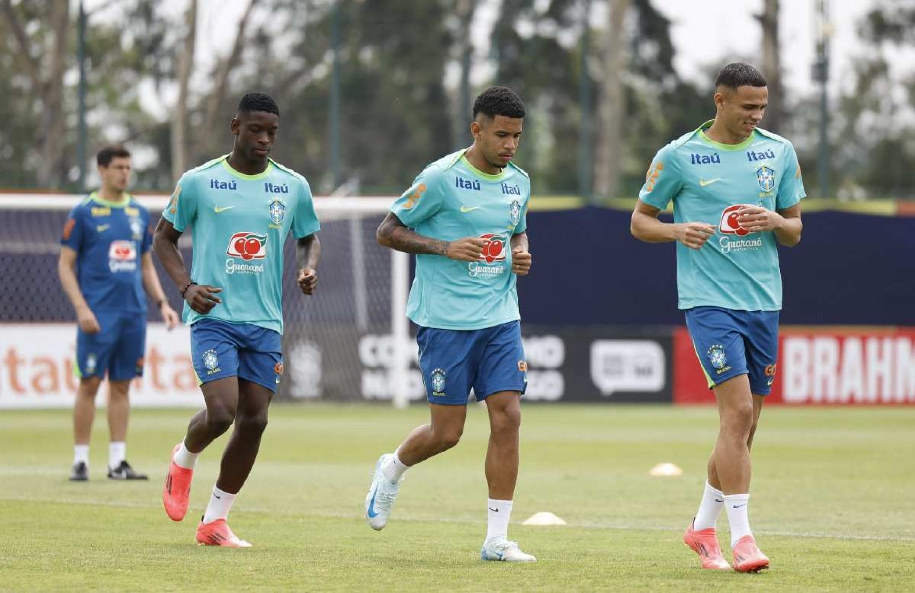 Vanderson será novidade do Brasil na lateral direita contra o Peru no DF