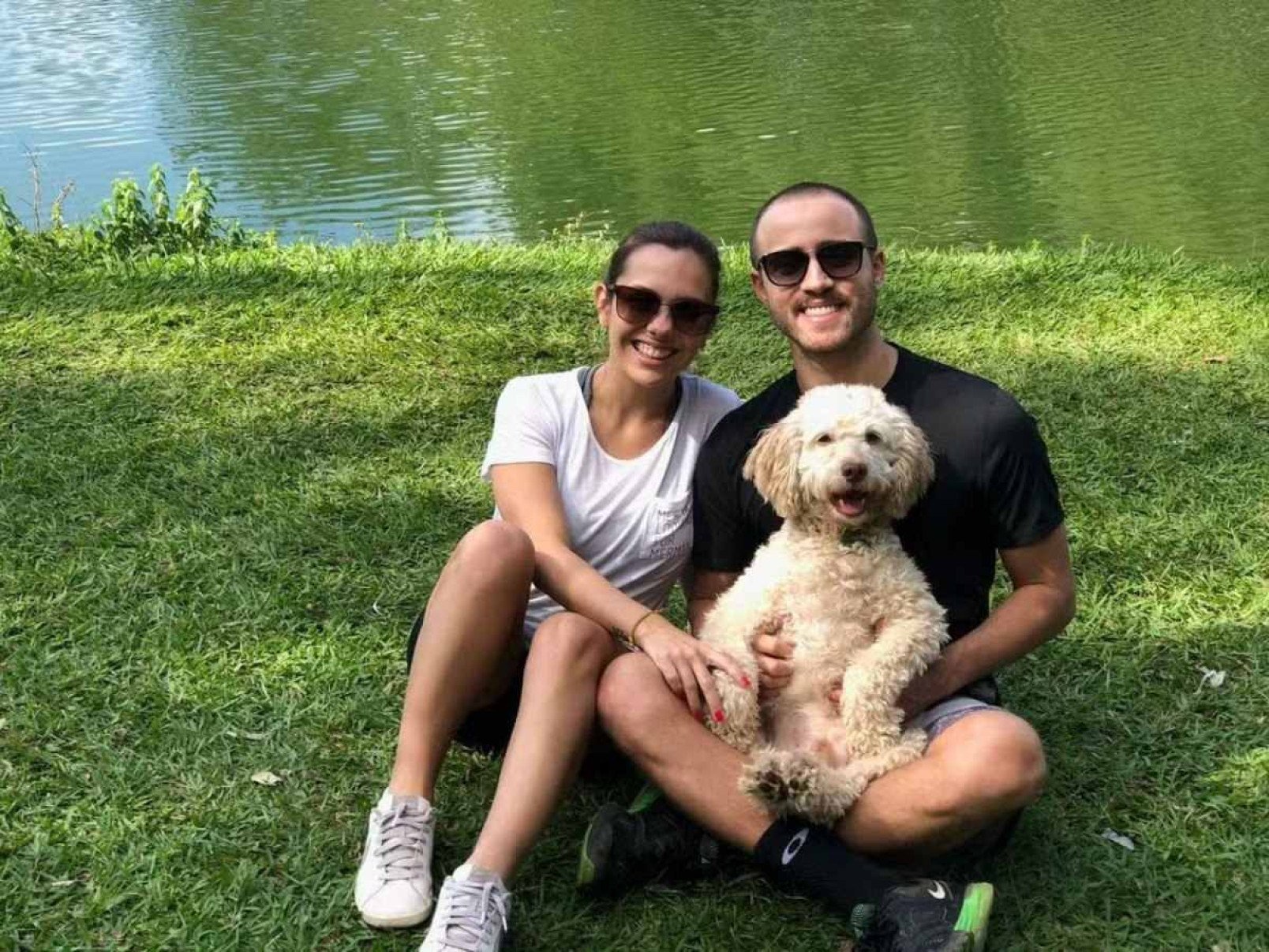 Cachorro Bartho com os tutores Cachorro Bartho com os tutores