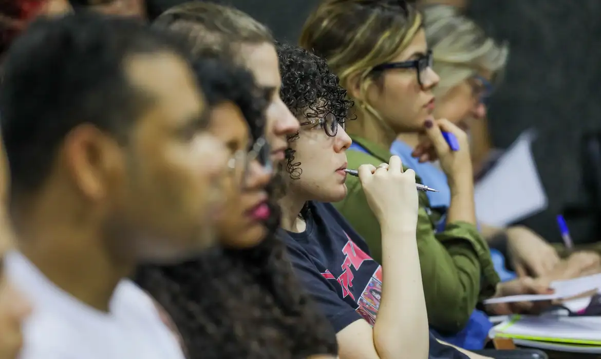 As provas objetivas e discursivas foram aplicadas no domingo (13/10), em todas as capitais do país. Ao todo, 47.959 candidatos fizeram ambas as provas -  (crédito: Joel Rodrigues/Agência Brasília)