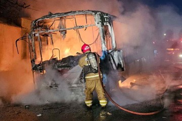 Uberlândia registra quatro ônibus incendiados e um apedrejado em 24 horas - Divulga&ccedil;&atilde;o/CBMG