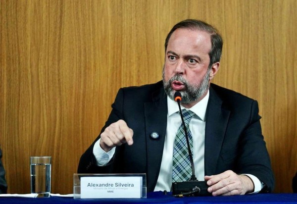 Silveira afirma que nenhum dos expedientes anteriormente enviados pelo ministério à Aneel, tiveram, até momento, 'qualquer manifestação sobre abertura de processo administrativo dessa natureza' -  (crédito: Tauan Alencar/MME)