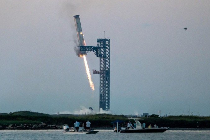 Foguete da SpaceX deve atingir a Lua na próxima terça-feira (4)