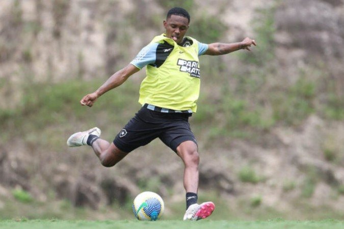 Jeffinho em treino do Botafogo nesta segunda-feira - (crédito: Foto: Vitor Silva/Botafogo) Jeffinho em treino do Botafogo nesta segunda-feira - (crédito: Foto: Vitor Silva/Botafogo)