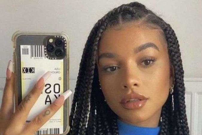 Usar as tranças soltas é uma opção básica e prática