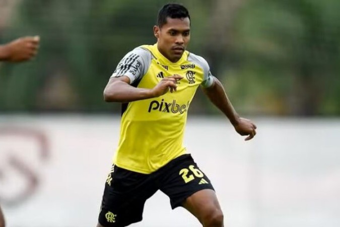 Alex Sandro volta a treinar no Flamengo -  (crédito: Marcelo Cortes/Flamengo)