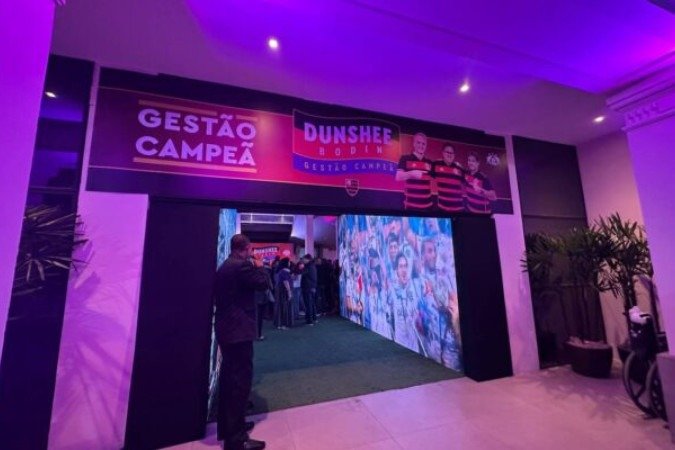 Dunshee lança oficialmente candidatura à presidência do Flamengo em evento na Zona Sul do Rio - (crédito: Foto: Lucas Bayer/Jogada 10) Dunshee lança oficialmente candidatura à presidência do Flamengo em evento na Zona Sul do Rio - (crédito: Foto: Lucas Bayer/Jogada 10)