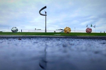 Sem previsão de chuvas ou trovoadas, o fim de semana será favorável para os corredores que participarão da Maratona Brasília -  (crédito: Ed Alves/CB/D.A Press)