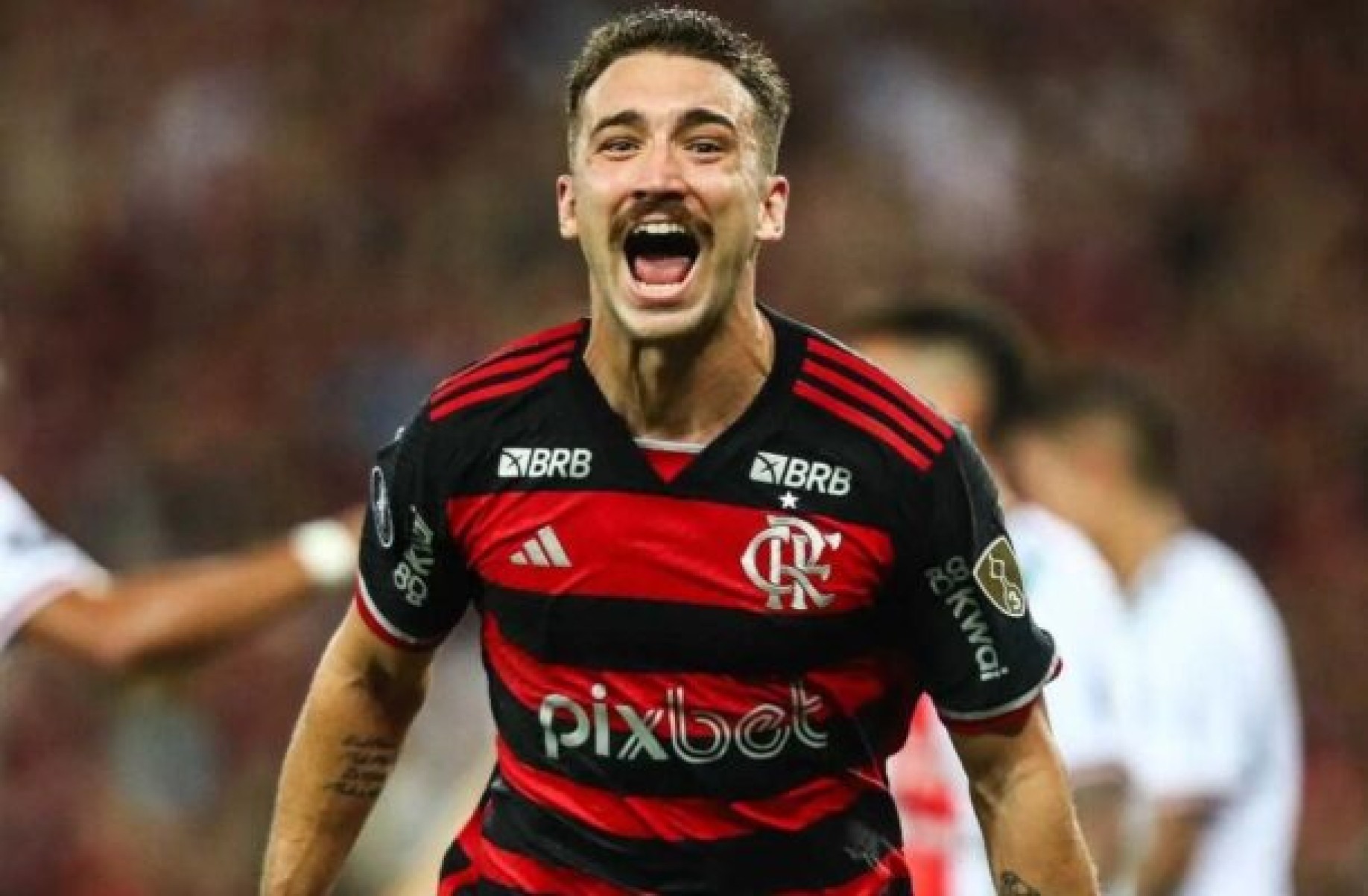 Léo Ortiz explica foto com a camisa do Flamengo quando criança