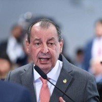 Omar Aziz (PSD-AM), aliado do governo, defende o fim da escala  -  (crédito:  Edilson Rodrigues/Agência Senad)