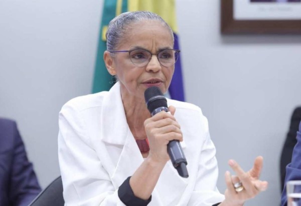 Em resposta a críticas dos deputados, Marina apontou que a LDO de 2024 não disponibilizou recursos suficientes para o combate às queimadas

 -  (crédito: Mario Agra/Câmara dos Deputados)