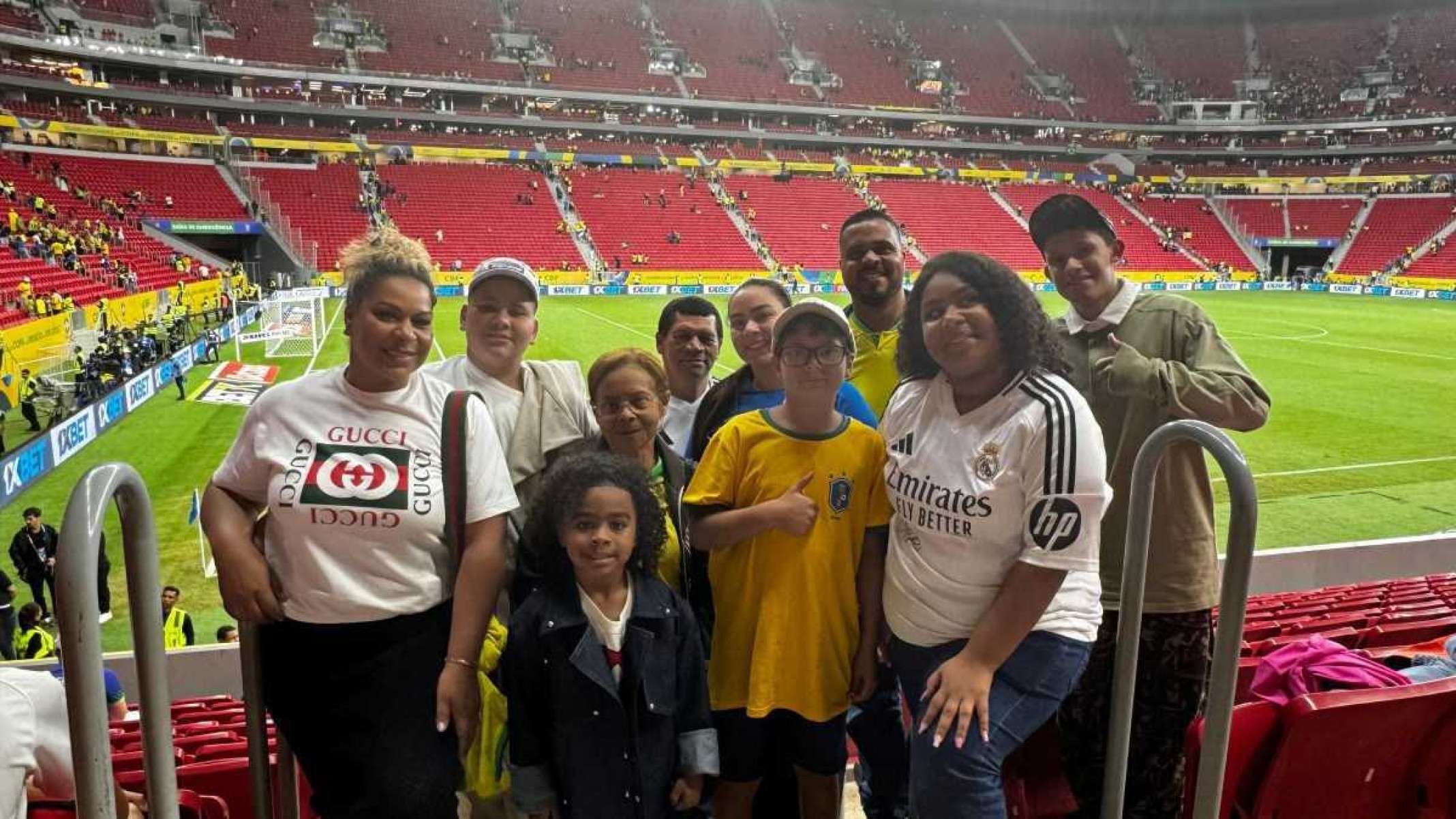 Cintia Ramos, m&atilde;e de Endrick durante jogo da Sele&ccedil;&atilde;o