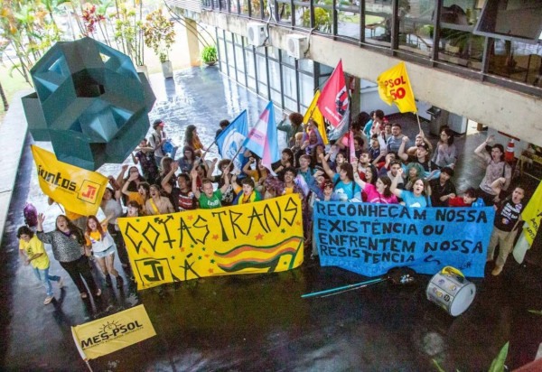 Estudantes manifestam apoio &agrave; medida -  (crédito:  Luis Gustavo Prado)