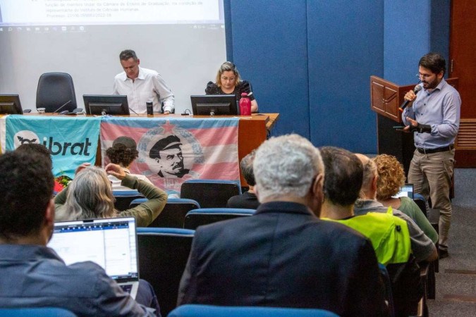 Conselho de Ensino Pesquisa e Extensão (Cepe) da UnB aprovou política de cotas para ingresso na universidade    