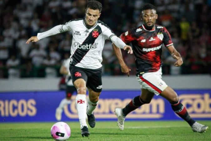 Sob o comando de Paiva, Vasco sofre pela primeira vez três gols na mesma partida -  (crédito: Jogada10)