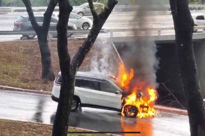 Incidente na Asa Norte -  (crédito: Reprodução/ Mídias Sociais)