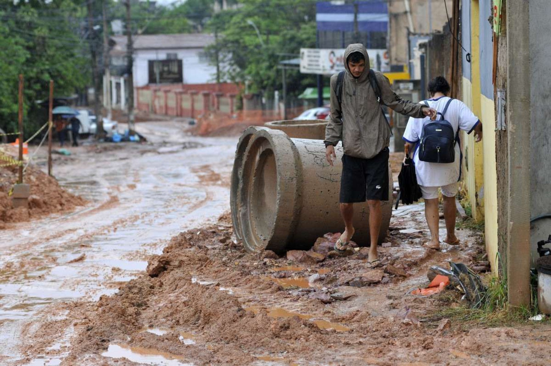  09/06/2024. Crédito: Minervino Júnior/CB/D.A Press. Brasil.  Brasilia - DF. Estragos da chuva no Vicente Pires. 