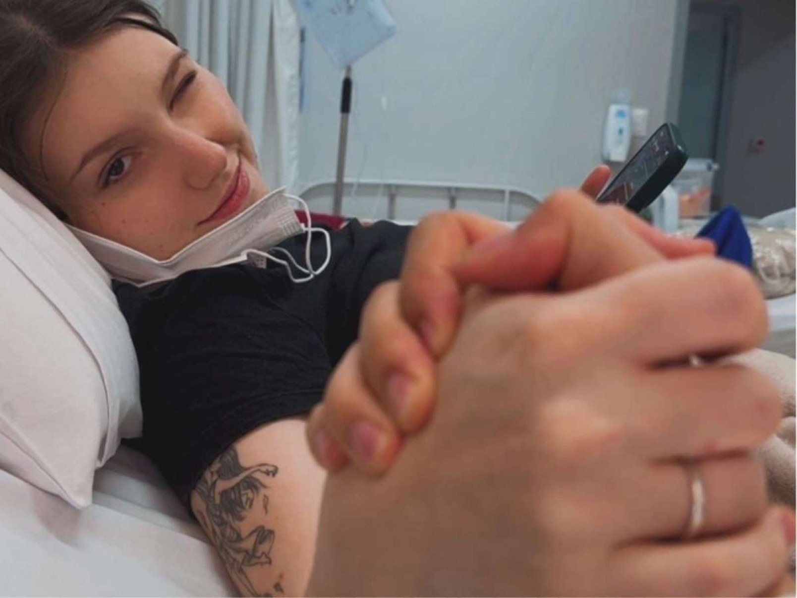 Grávida, Isabel Veloso retoma quimioterapia e faz apelo a fãs Grávida, Isabel Veloso retoma quimioterapia e faz apelo a fãs
