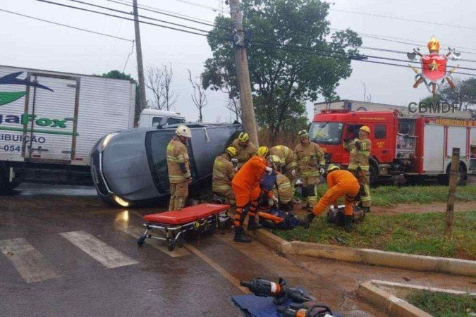 Imagens mostram a gravidade do acidente - (crédito: Divulgação/CBMDF) Imagens mostram a gravidade do acidente - (crédito: Divulgação/CBMDF)