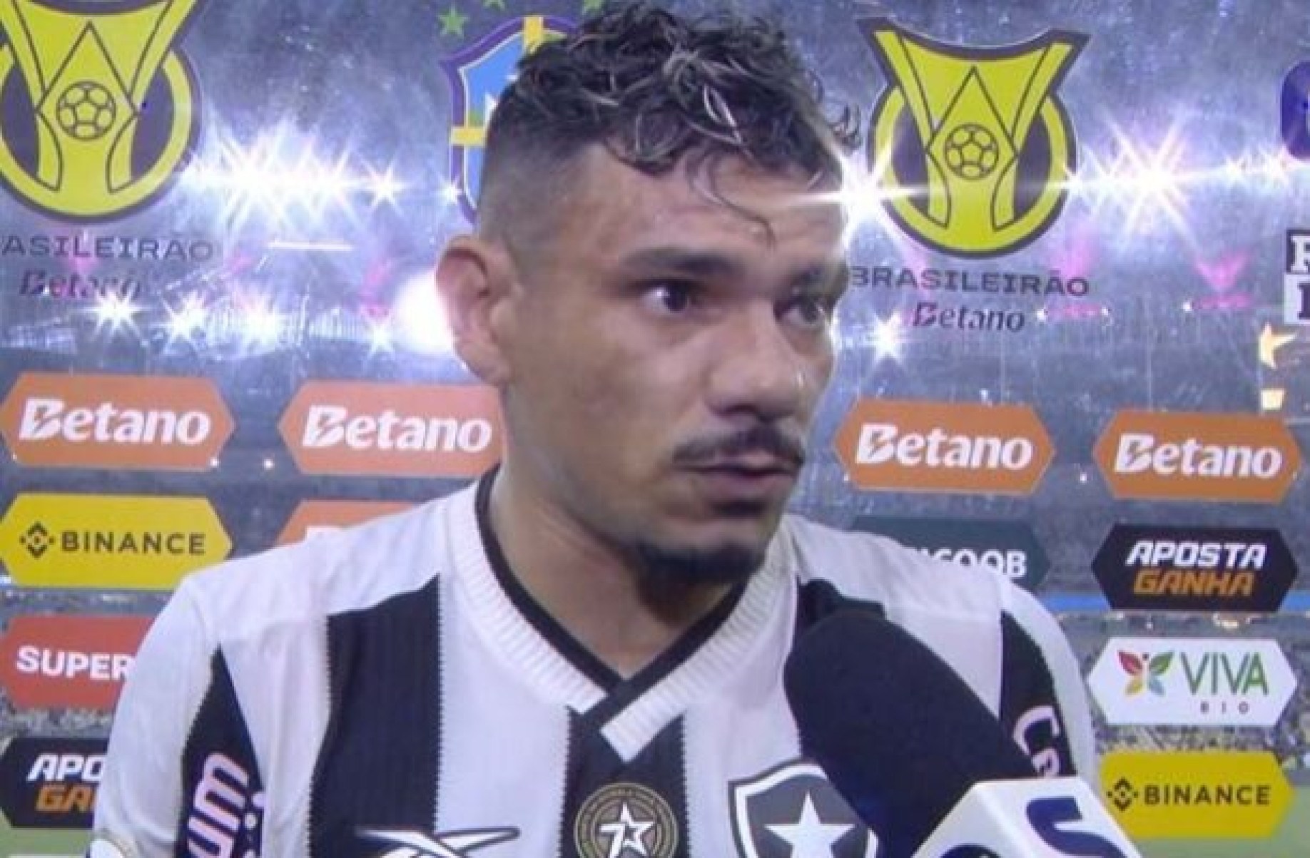 Tiquinho Soares, após empate do Botafogo com o Criciúma pelo Campeonato Brasileiro -  (crédito: Foto: Reprodução/ Premiere)