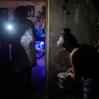 O corte de energia tem afetado o povo cubano, levando a uma séria crise humanitária, com os embargos de Trump -  (crédito:  AFP)