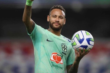 Neymar se emociona ao anunciar retorno aos gramados: 'Não volto meia-boca' < No Ataque - 