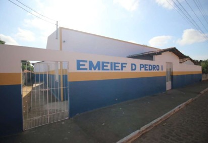 A tragédia ocorreu no Colégio Municipal Dom Pedro I em um povoado da zona rural da cidade de Heliópolis (BA) na tarde da última sexta-feira (18) -  (crédito: Alberto Maraux)