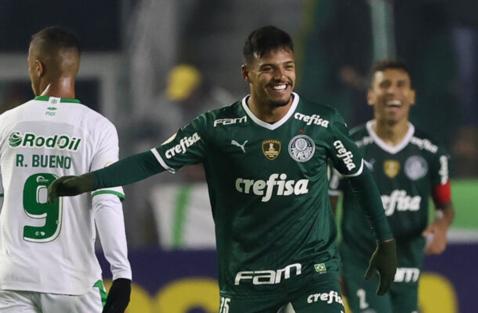  O jogador Gabriel Menino, da SE Palmeiras, comemora seu gol contra a equipe do EC Juventude, durante partida v..lida pela s..tima rodada, do Campeonato Brasileiro, S..rie A, no Est..dio Alfredo Jaconi. (Foto: Cesar Greco)
     -  (crédito:  Cesar Greco)