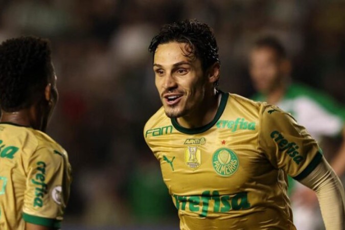  O jogador Raphael Veiga, da SE Palmeiras, comemora seu gol contra a equipe do EC Juventude, durante partida v..lida pela trig..sima rodada, do Campeonato Brasileiro, S..rie A, no Est..dio Alfredo Jaconi. (Foto: Cesar Greco/Palmeiras/by Canon)
     -  (crédito:  CESAR GRECO)