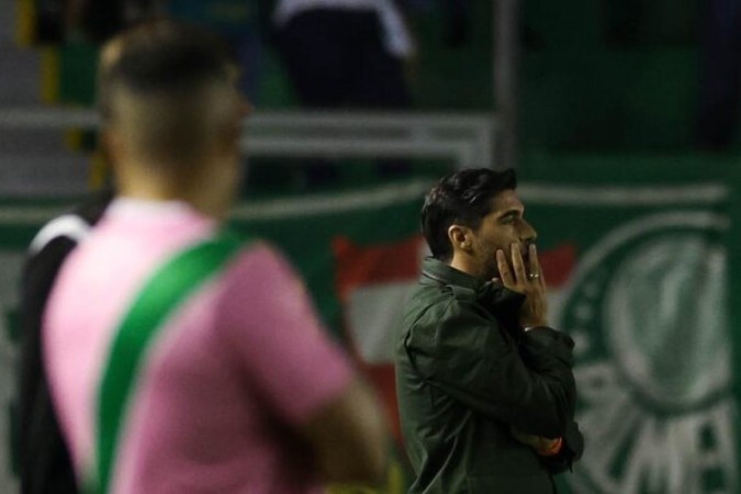  O t..cnico Abel Ferreira, da SE Palmeiras, em jogo contra a equipe do EC Juventude, durante partida v..lida pela trig..sima rodada, do Campeonato Brasileiro, S..rie A, no Est..dio Alfredo Jaconi. (Foto: Cesar Greco/Palmeiras/by Canon)
     -  (crédito:  CESAR GRECO)