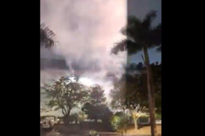 Hotel do Flamengo em São Paulo é alvo de foguetório na madrugada deste domingo -  (crédito: Foto: Reprodução redes sociais)