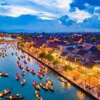 A baía de Ha Long tem cenários surreais -  (crédito: Getty Images)