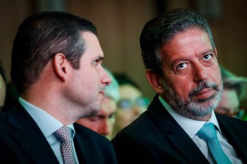 Hugo Motta com Arthur Lira, em São Paulo: 'Candidatura de consenso, da extrema-direita à extrema-esquerda' -  (crédito: ALOISIO MAURICIO/ESTADÃO CONTEÚDO)