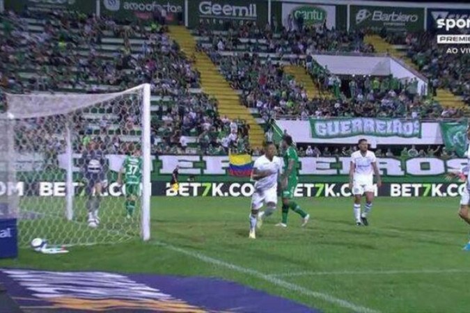 Goiás vence a Chapecoense em duelo desta segunda-feira (21) -  (crédito: Foto: reprodução)