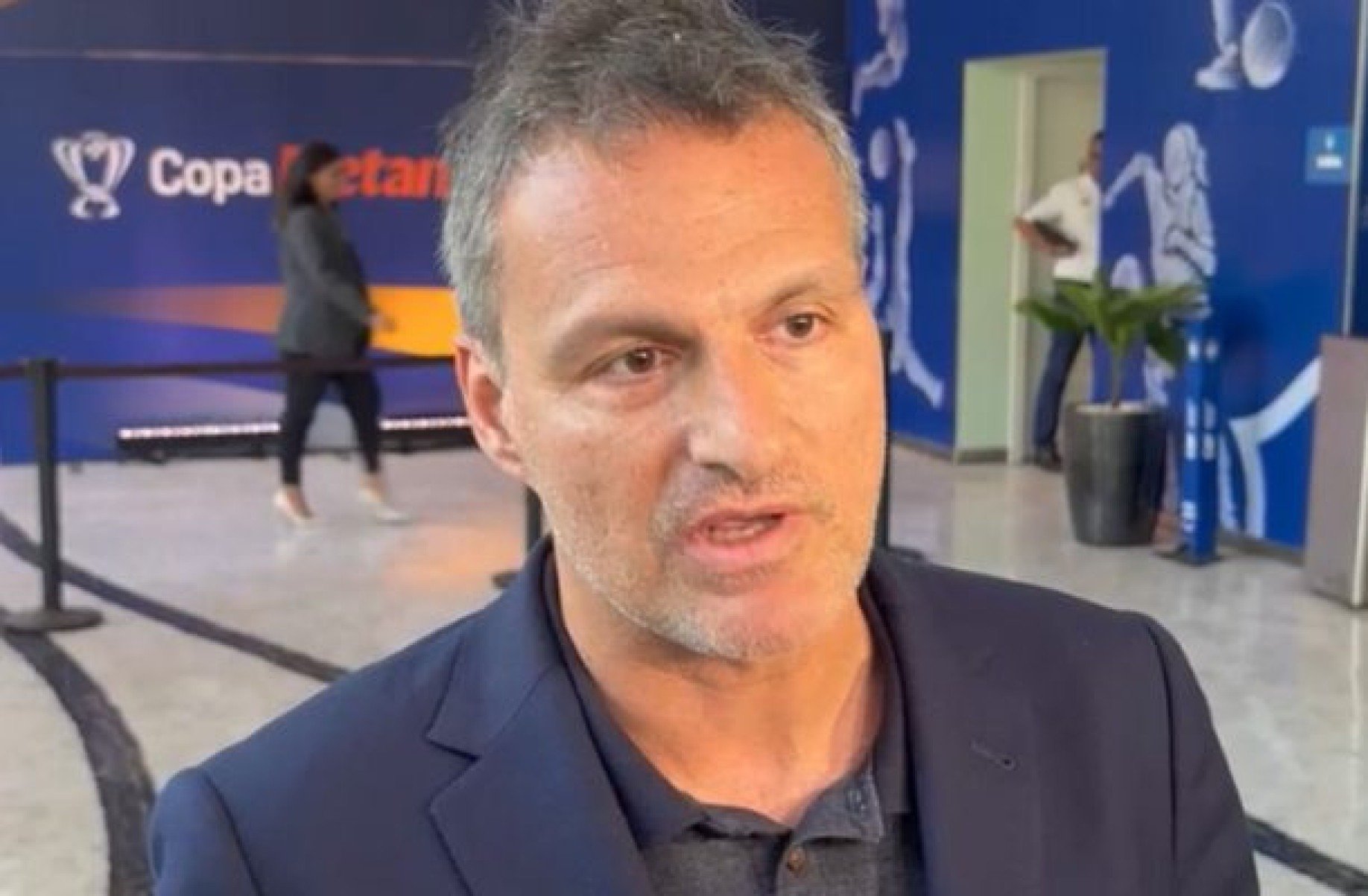 Diretor responsabiliza CBF por erros de arbitragem contra o Flamengo: ‘Todo conforto’